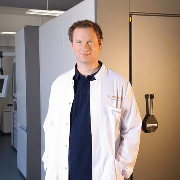 PD. Dr.  Matthias Perné-Mayerhofer, MBA