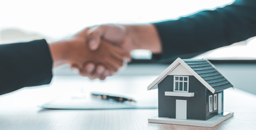 Podpis smlouvy o pojištění majetku