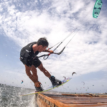 ION_Water_Athlete_Gianmaria_Coccoluto_Kitesurf_Frontside_Boardslide_Sicilly