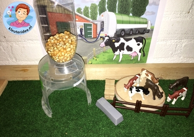 Thematafel 'de koe',voor kleuters, Kindergarten cow theme, kleuteridee.nl