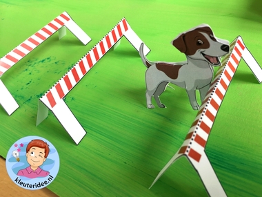 hondenschool knutselen, thema de hond, Kindergarten dog agility craft, kleuteridee.nl 5