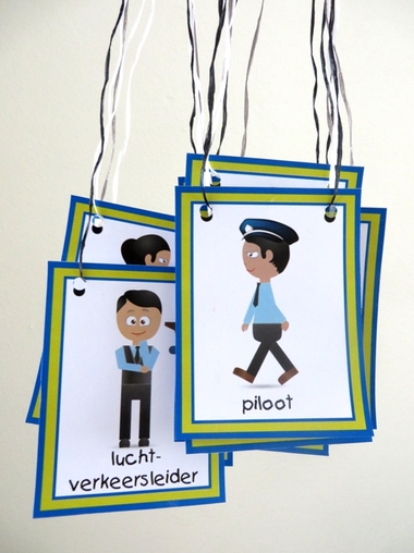 Kaarten voor rollenspel, in de hoeken bij thema vliegveld voor kleuters, juf Petra van kleuteridee, free printable.