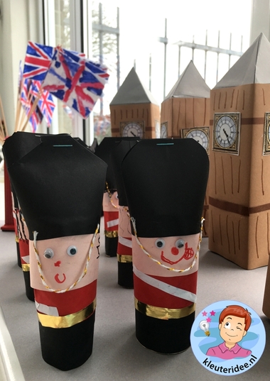Bewaker uit Londen knutselen met kleuters, thema Engeland 2, London guard craft kindergarten, kleuteridee