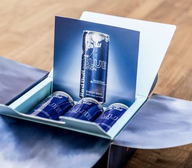 Geöffnetes Opinion Leader Kit für Red Bull Blue Edition