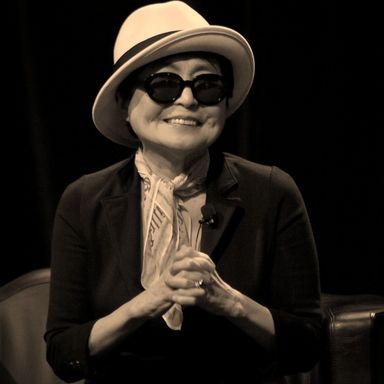 Photo of Yoko Ono