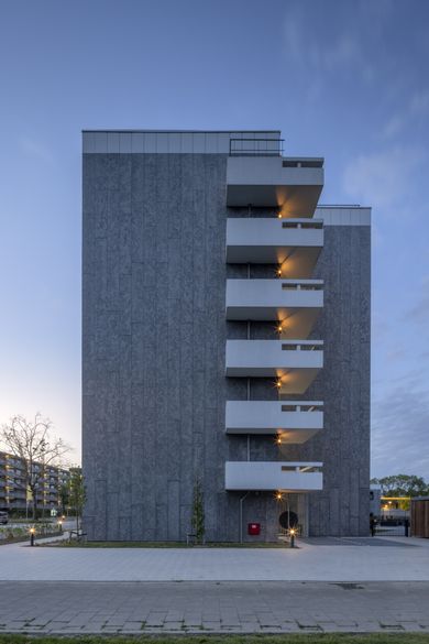 Pflege-Wohnung in Nijmegen ist renoviert mit Puro Plus Platten