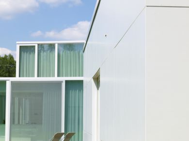 Privathaus Rotselaar, Ornimat EST01 White, Fassadenplatte
