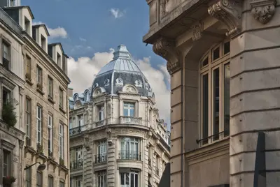 Paris wird nicht nur gern besucht, sondern viele Menschen investieren auch in Immobilien in Frankreichs Hauptstadt. 