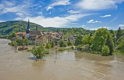 Überflutungen und andere Naturkatastrophen als Folgen des Klimawandels in Deutschland