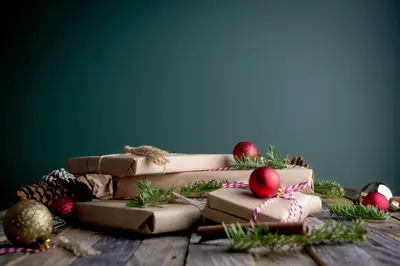 Nachhaltige Geschenkverpackungen zählen zu den Weihnachtstrends 2021.