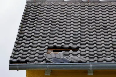Haus winterfest machen: Dach sturmsicher machen