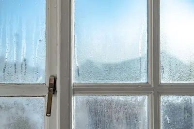 Fenster und Türen winterfest machen.
