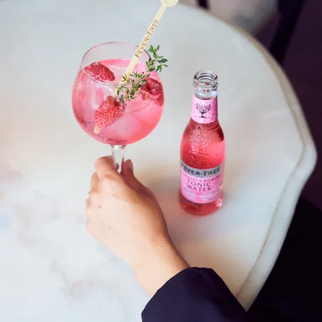 Fever Tree Raspberry & Rhubarb clip 4 x 20cl
