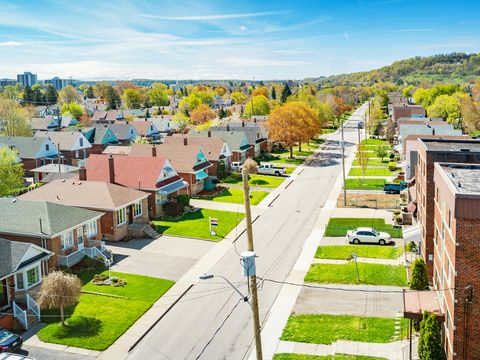 Why the Right Neighbourhood Is More Important Than the Right House