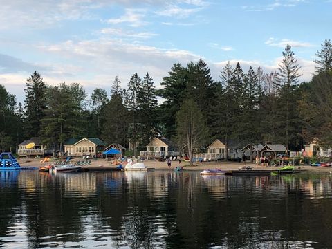 Just listed: a dream biz in cottage country