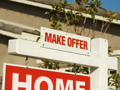 How to Build a Winning Offer Strategy in Toronto: Bidding Wars and Bully Offers