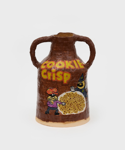 Ceramic vase, reads 'cookie crisp'