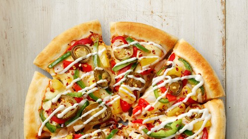 Calories in Pizza Hut Hot And Spicy Veg Pizza