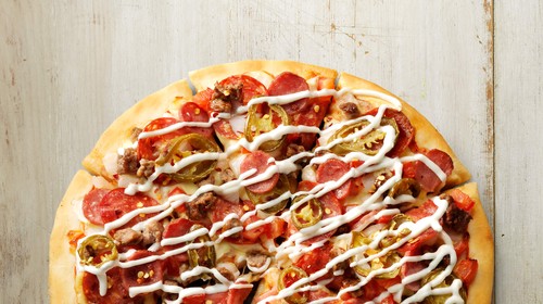 Calories in Pizza Hut Ultimate Hot & Spicy Pizza