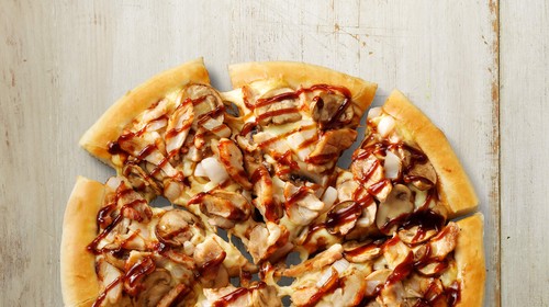 Calories in Pizza Hut BBQ Chicken Pizza