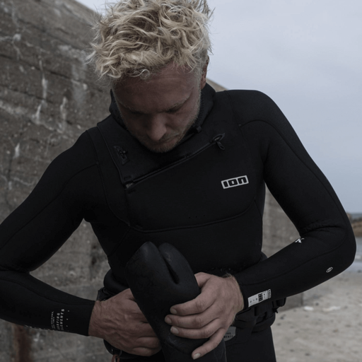 ION Water_Wetsuit Insights_Neoprene gloves