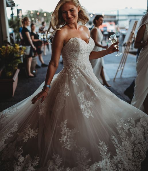 Lauren at Pee Wee's at the Point