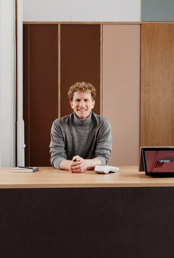 Unzer erweitert iPad-Kassen mit neuem Buchungssystem für die Beauty-Branche 