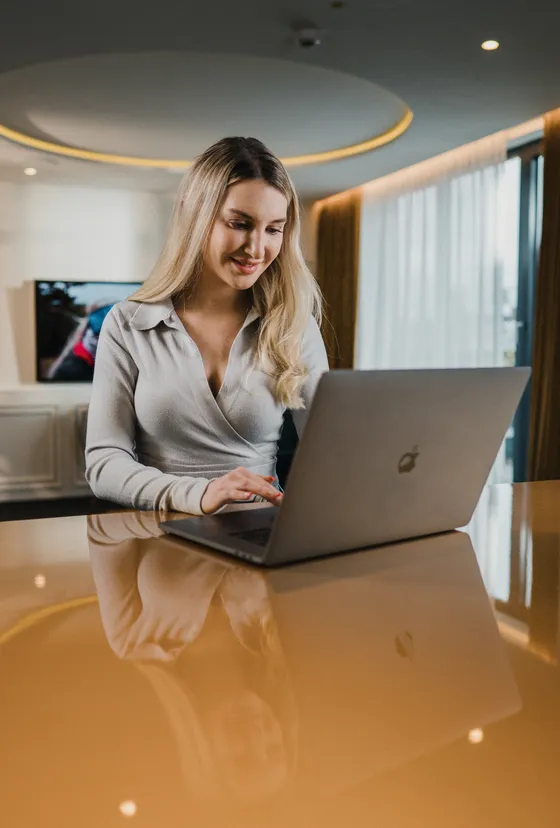  17 % mehr Effizienz im Checkout: Wie Shopify-Händler:innen im DACH-Raum von Rechnungs- und Ratenkauf profitieren