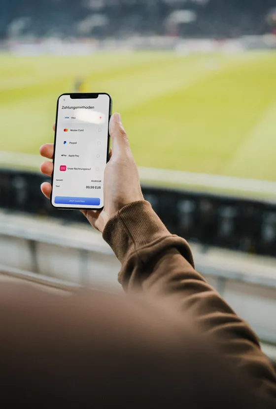 Weg mit Warteschlangen im Stadion: Unzer integriert Mobile Ordering in SAP-Landschaft