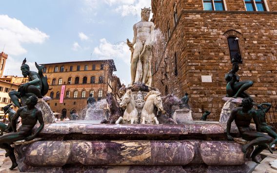 neptune fountain in florence italy
