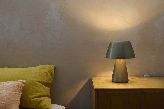 Mandala-tafellamp-naast-bed
