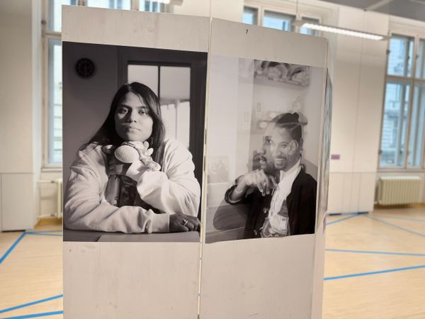 
        Foto der Abschlussarbeit »Who am I? What am I? Where am I? Expanded Identities in International Adoption« von Priya Schweiger. Semester: Sommer 2025. Abteilung: Cross-Disciplinary Strategies. Werksangabe: k.A.; Fotos: Priya Schweiger. Universität für angewandte Kunst Wien.
      