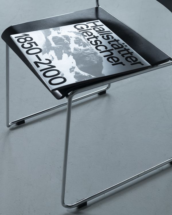 
        Foto der Abschlussarbeit »Hallstädter Gletscher 1850-2100« von Manuela Sevignani. Semester: Sommer 2026. Abteilung: Kommunikationsdesign. Werksangabe: Sound Design, Produkt Design, Grafik Design
Bilder/images: © die Angewandte, 2026, Daniela Trost, CC-BY-NC-ND-4.0. Universität für angewandte Kunst Wien.
      