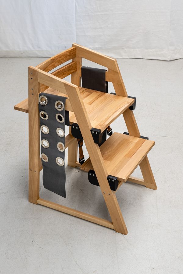 
        Foto der Abschlussarbeit »Family Step & Sit Tool« von Lang Fei. Semester: Sommer 2022. Abteilung: Industrial Design. Werksangabe: -. Universität für angewandte Kunst Wien.
      