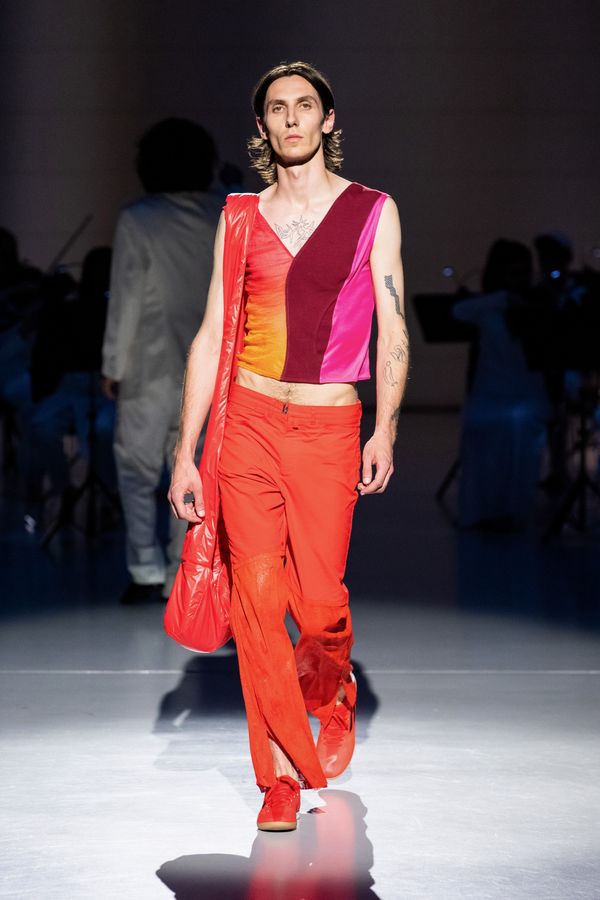 
        Foto der Abschlussarbeit »Reserved adventure« von Tina Lichtenstöger. Semester: Sommer 2022. Abteilung: Mode. Werksangabe: Modekollektion. Universität für angewandte Kunst Wien.
      