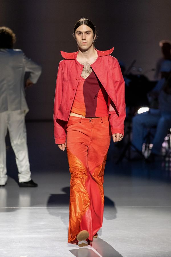 
        Foto der Abschlussarbeit »Reserved adventure« von Tina Lichtenstöger. Semester: Sommer 2022. Abteilung: Mode. Werksangabe: Modekollektion. Universität für angewandte Kunst Wien.
      
