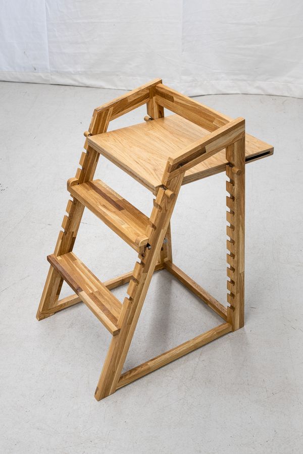 
        Foto der Abschlussarbeit »Family Step & Sit Tool« von Lang Fei. Semester: Sommer 2022. Abteilung: Industrial Design. Werksangabe: -. Universität für angewandte Kunst Wien.
      