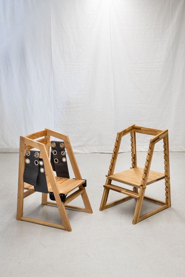 
        Foto der Abschlussarbeit »Family Step & Sit Tool« von Lang Fei. Semester: Sommer 2022. Abteilung: Industrial Design. Werksangabe: -. Universität für angewandte Kunst Wien.
      