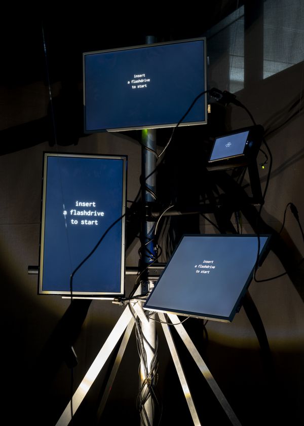 
        Foto der Abschlussarbeit »memoryflash« von Martin Gius. Semester: Sommer 2026. Abteilung: Experimental Game Cultures. Werksangabe: Interactive multimedia installation
Bilder/images: © die Angewandte, 2026, Lea Sonderegger, CC-BY-NC-ND-4.0. Universität für angewandte Kunst Wien.
      