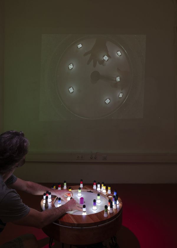
        Foto der Abschlussarbeit »Affective Game Mechanics« von Miro Wallner. Semester: Sommer 2026. Abteilung: Experimental Game Cultures. Werksangabe: Participatory rhythmic PlayThing and sound installation
Bilder/images: © die Angewandte, 2026, Lea Sonderegger, CC-BY-NC-ND-4.0. Universität für angewandte Kunst Wien.
      