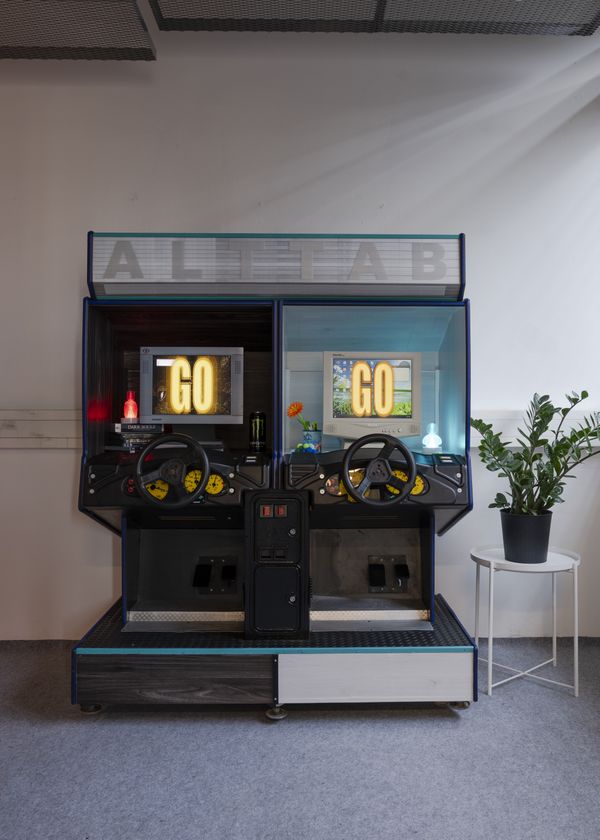 
        Foto der Abschlussarbeit »ALT+TAB« von Tamás Hegyi. Semester: Sommer 2026. Abteilung: Experimental Game Cultures. Werksangabe: Interactive multimedia installation
Bilder/images: © die Angewandte, 2026, Lea Sonderegger, CC-BY-NC-ND-4.0. Universität für angewandte Kunst Wien.
      
