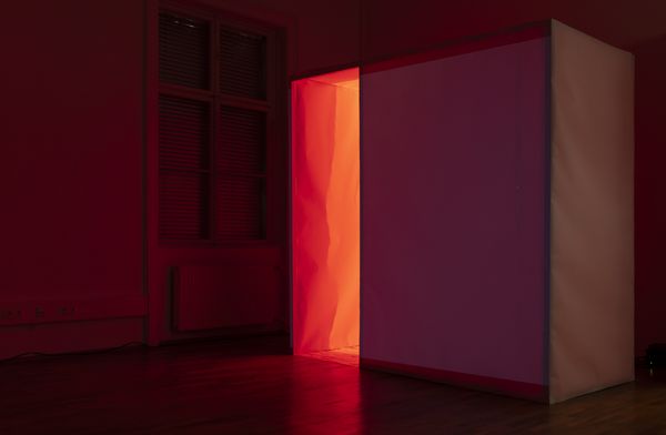 
        Foto der Abschlussarbeit »My Paper Home« von Anastasiia Chernenko. Semester: Sommer 2026. Abteilung: Kommunikationsdesign. Werksangabe: Immersive spatial installation with audiovisual elements
Bilder/images: © die Angewandte, 2026, Daniela Trost, CC-BY-NC-ND-4.0. Universität für angewandte Kunst Wien.
      