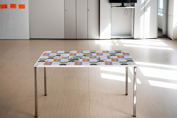 
        Foto der Abschlussarbeit »Not a Sister, not a Worker. Other.« von Belén Andrea Bini Bernadou. Semester: Sommer 2024. Abteilung: Cross-Disciplinary Strategies. Werksangabe: Four postcards 105 x 148,5 mm. Universität für angewandte Kunst Wien.
      
