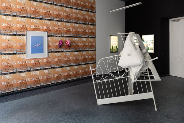 
        Foto der Abschlussarbeit »The Private is Public is Political« von Paula Netzl. Semester: Sommer 2024. Abteilung: Cross-Disciplinary Strategies. Werksangabe: Exhibition, Bilder 4 und 5: Safia El Maataoui. Universität für angewandte Kunst Wien.
      