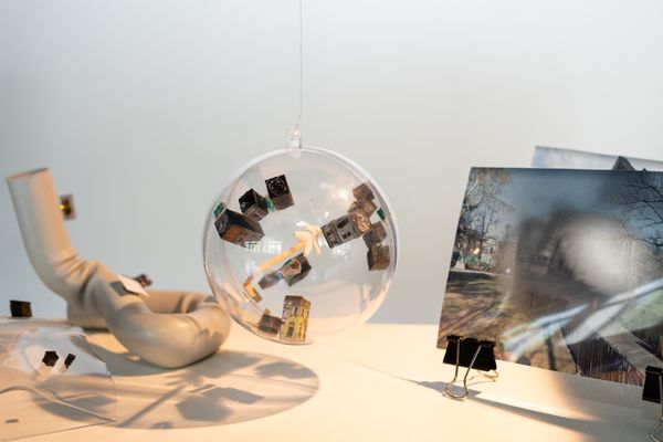 Foto der Abschlussarbeit »Navigational Superpowers« von Yuqing Li. Semester: Sommer 2022. Abteilung: Design Investigations. Werksangabe: Multimediale Installation, Prototyp Präsentation. Universität für angewandte Kunst Wien.
