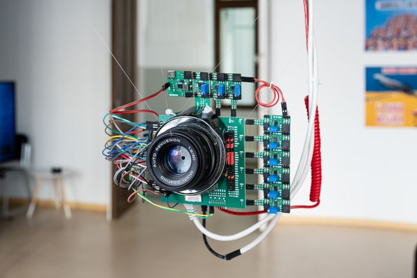 
        Foto der Abschlussarbeit »"You press the button, we do the rest": Exploring the Material Basis of Digital Photography by Reverse Engineering the Image Sensor of the Canon EOS 5D Mark II Camera« von Jaro Tom Habiger. Semester: Sommer 2025. Abteilung: Cross-Disciplinary Strategies. Werksangabe: Sculptural exhibit. Universität für angewandte Kunst Wien.
      