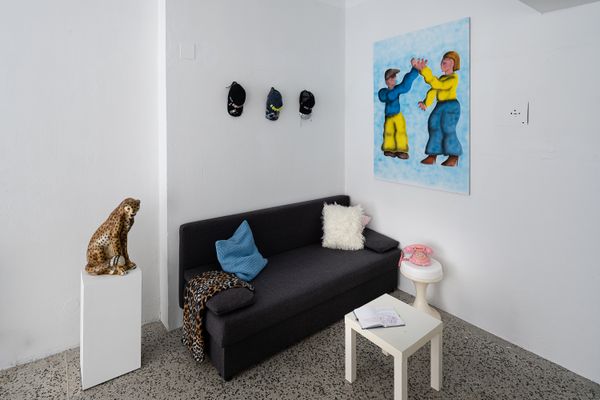 
        Foto der Abschlussarbeit »Straßendreck und Beverly Hills« von Alice Mohrenschildt. Semester: Sommer 2024. Abteilung: Zeichnung und Druckgrafik. Werksangabe: 2024, Siebdrucke und Skulpturen. Universität für angewandte Kunst Wien.
      
