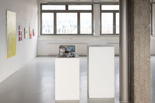 Foto der Abschlussarbeit »Snotrose« von Pol Summer. Semester: Sommer 2025. Abteilung: Malerei. Werksangabe: 2025, Malerei. Universität für angewandte Kunst Wien.