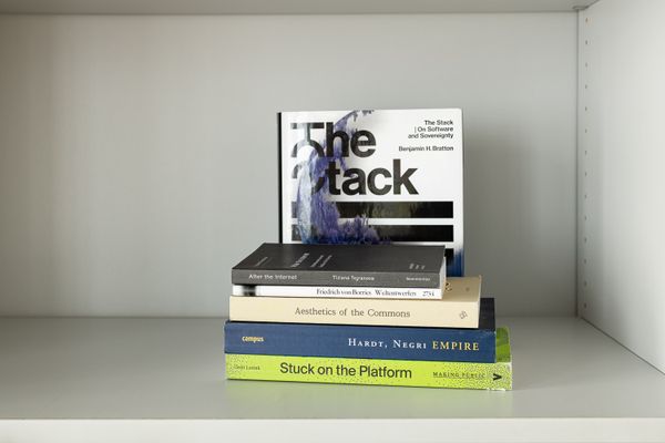 
        Foto der Abschlussarbeit »After Aaron, Alexandra & Anna: A Shadow Library Multitude on the Horizon of The Stack« von Paul Victor Schmidt. Semester: Sommer 2023. Abteilung: Cross-Disciplinary Strategies. Werksangabe: Research Paper, Printed Matter 
. Universität für angewandte Kunst Wien.
      