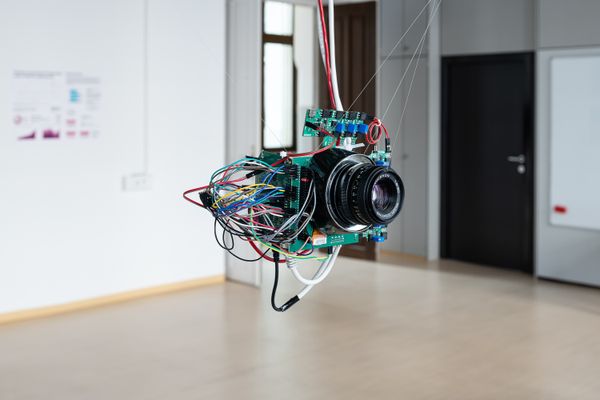 
        Foto der Abschlussarbeit »"You press the button, we do the rest": Exploring the Material Basis of Digital Photography by Reverse Engineering the Image Sensor of the Canon EOS 5D Mark II Camera« von Jaro Tom Habiger. Semester: Sommer 2025. Abteilung: Cross-Disciplinary Strategies. Werksangabe: Sculptural exhibit. Universität für angewandte Kunst Wien.
      